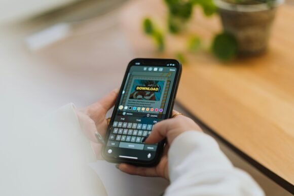KI-generierte Bilder & Videos posten: Was ist erlaubt?