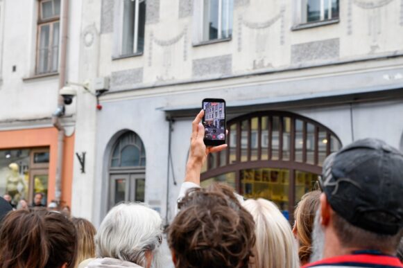 Ungefragt gefilmt fürs Internet: Was tun?